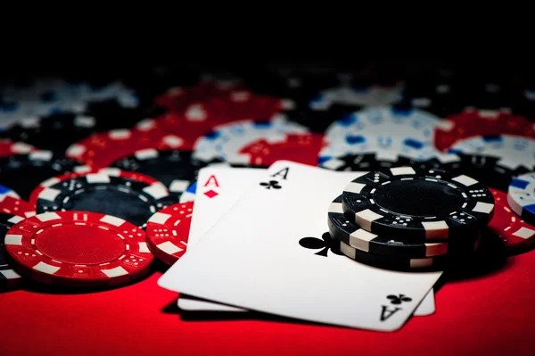 kecelakaan togel Popular Games interface showing live dealer tables and slot games on mobile